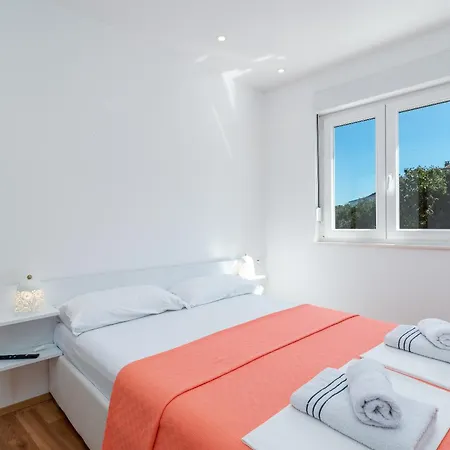 Lotus * טרוגיר