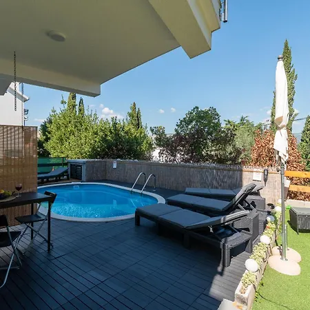 アパート Lotus *