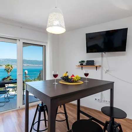 Lotus トロギール