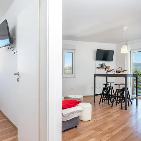 Lotus * トロギール