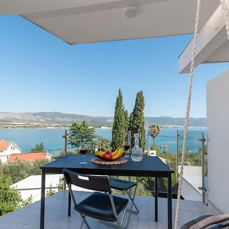 Lotus * トロギール