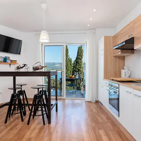 アパート Lotus *